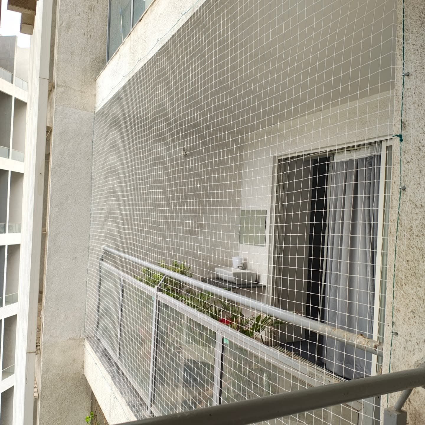 Balcony net installation